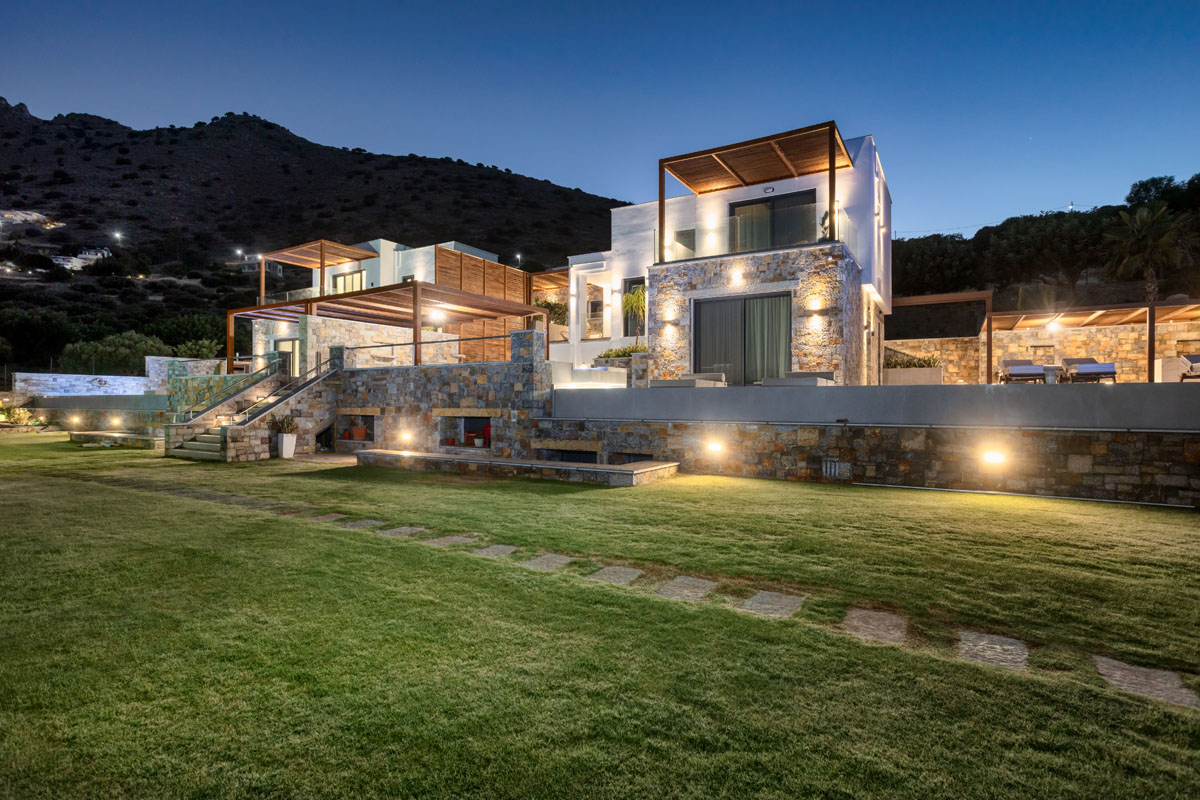 Zeus Luxury Villas
